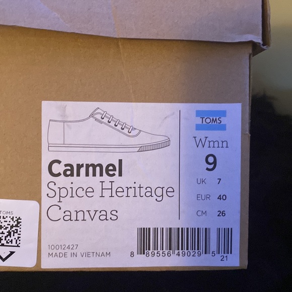 Toms - Picture 4 of 5